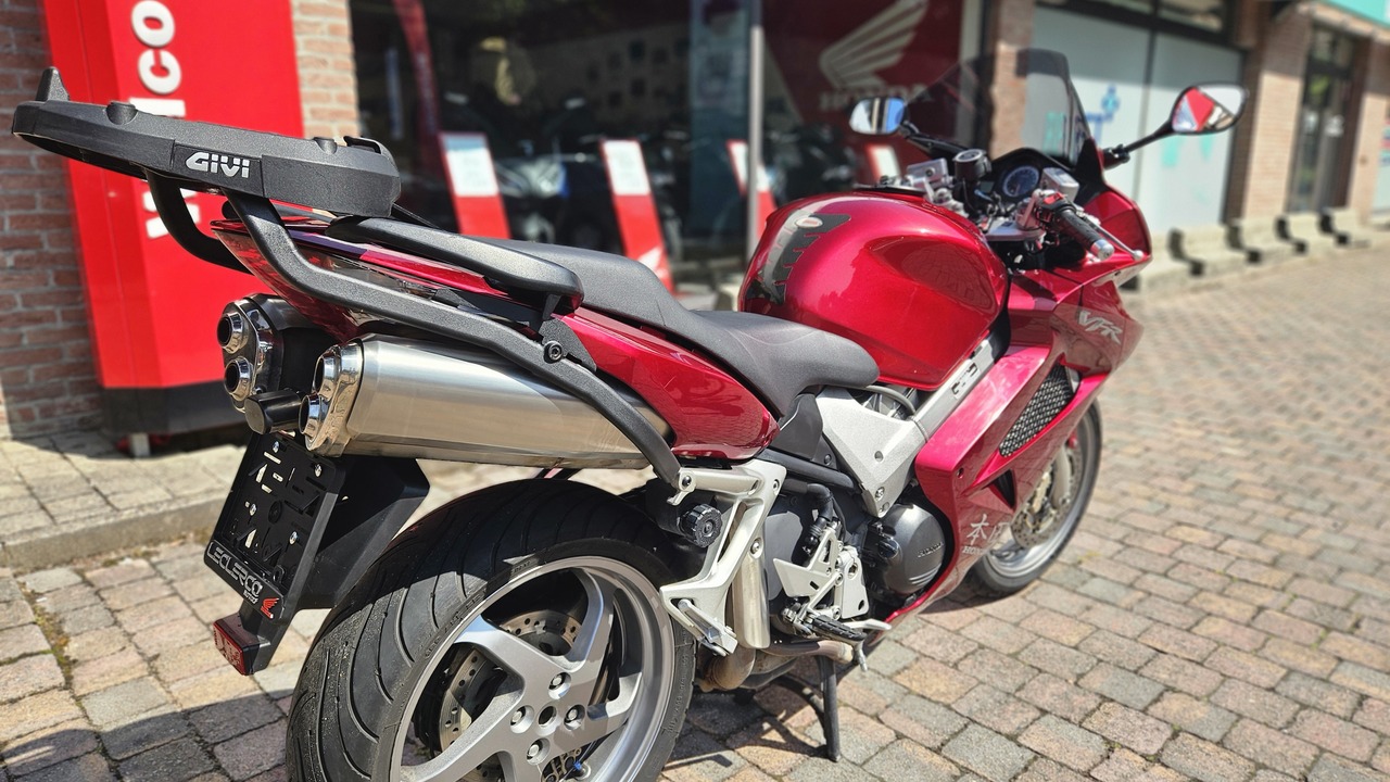 HONDA VFR 800