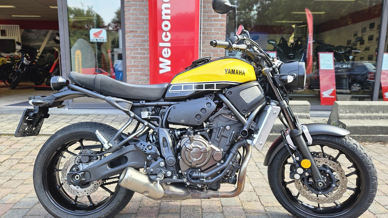 YAMAHA XSR 700