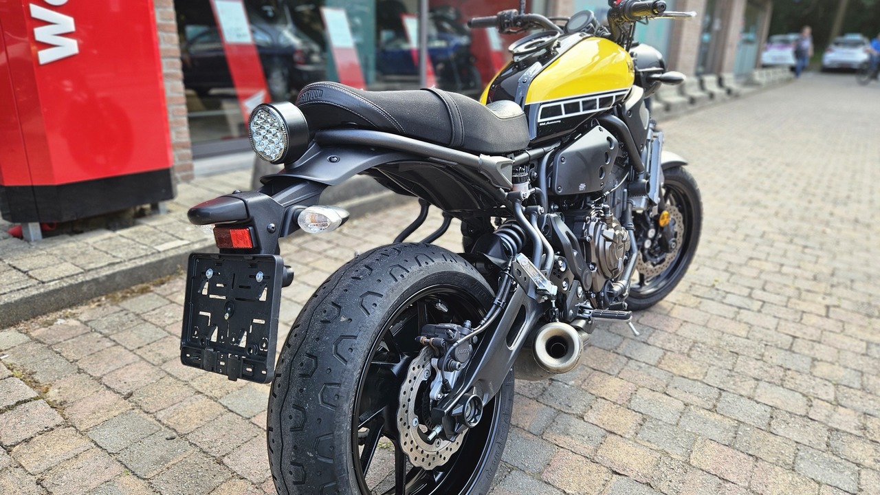 YAMAHA XSR 700