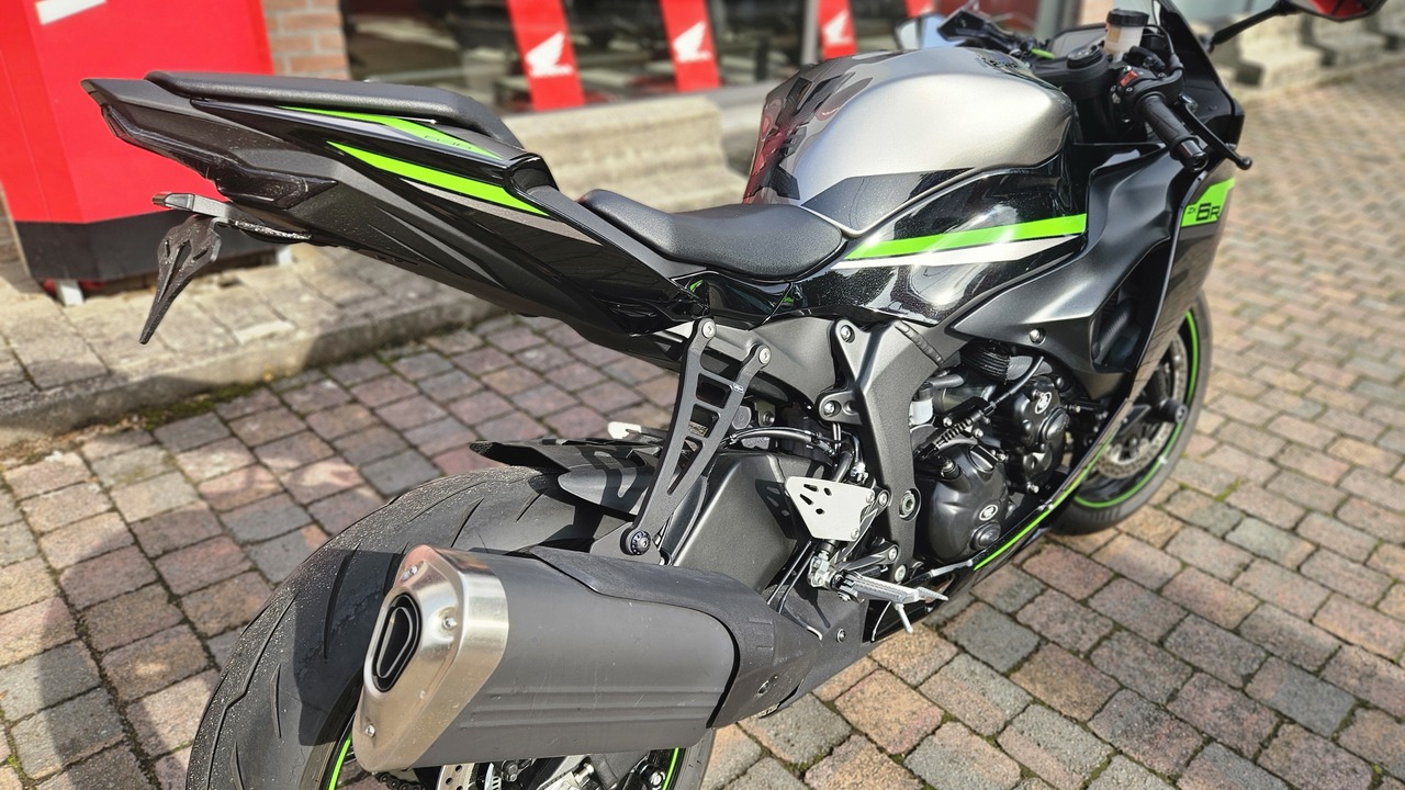 Kawasaki NINJA ZX-6R