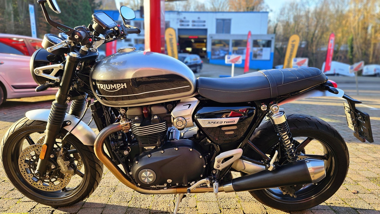 Triumph SPEED TWIN 1200