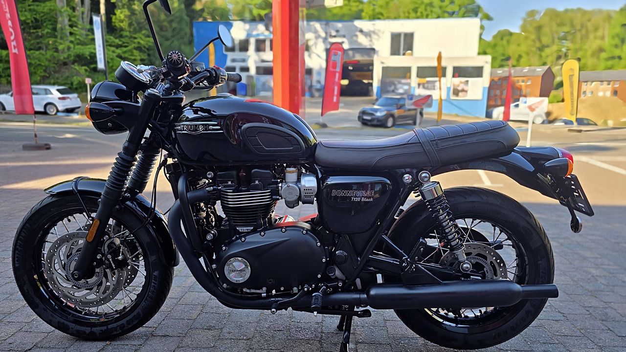 Triumph Bonneville T 120 Black