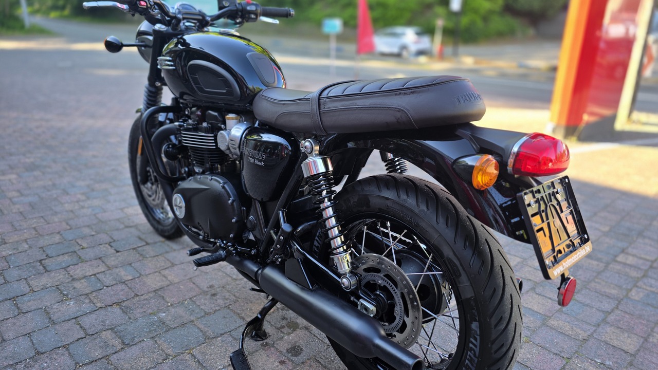 Triumph Bonneville T 120 Black