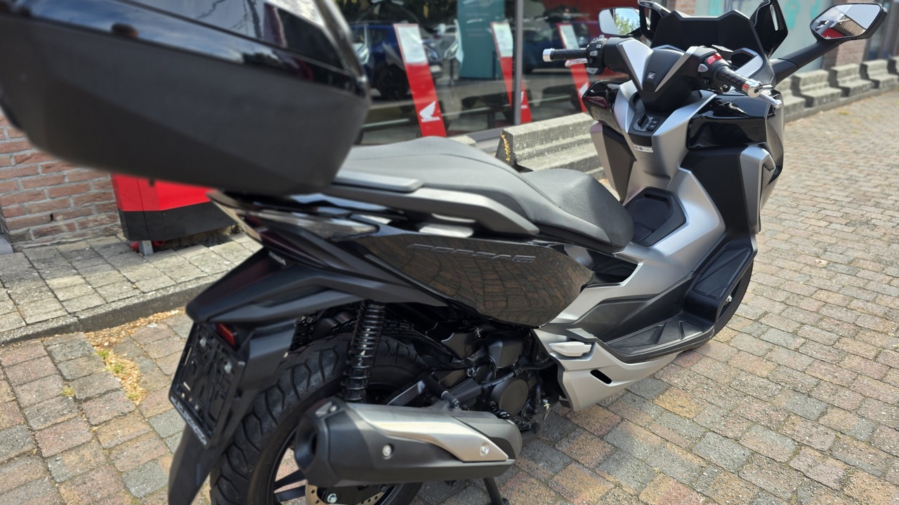 Honda FORZA 300