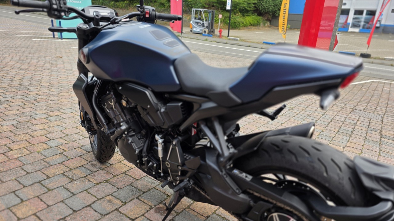 Honda CB1000R Black Edition
