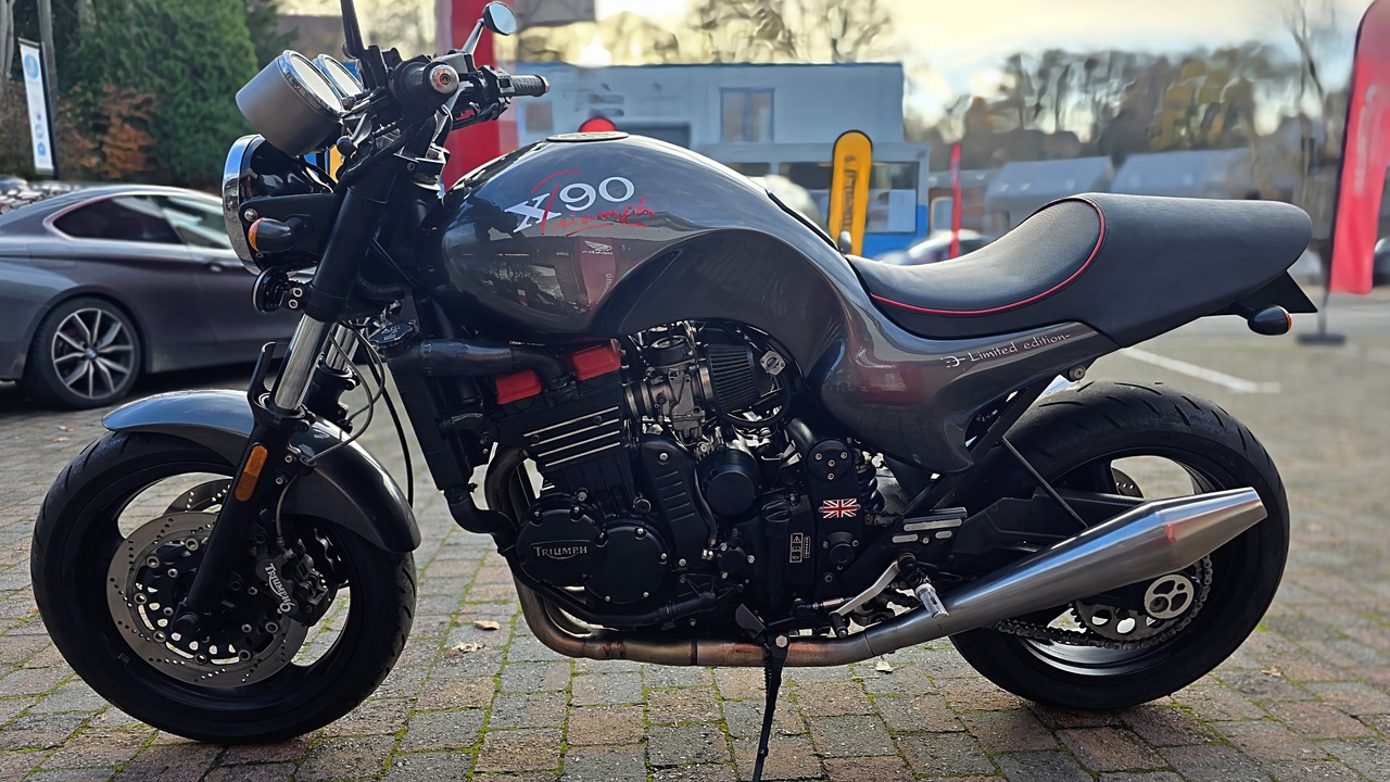 Triumph Daytona 900 Super III