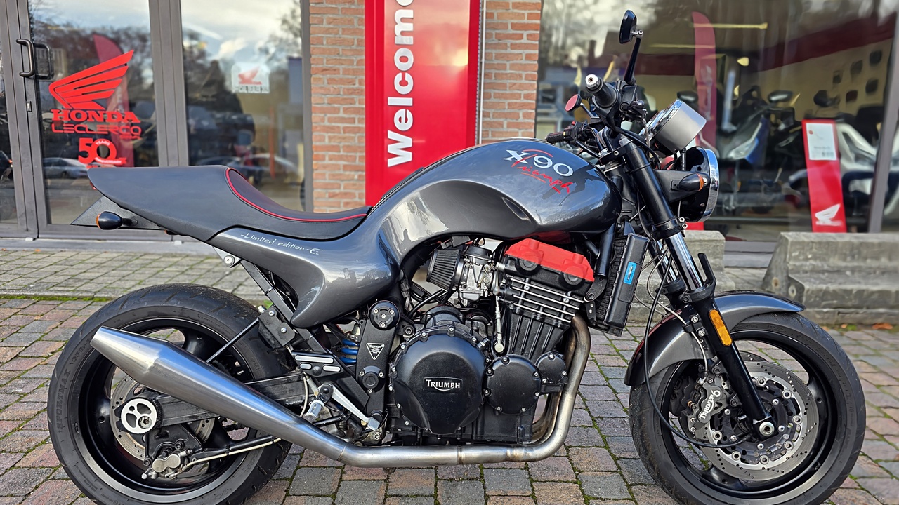 Triumph Daytona 900 Super III