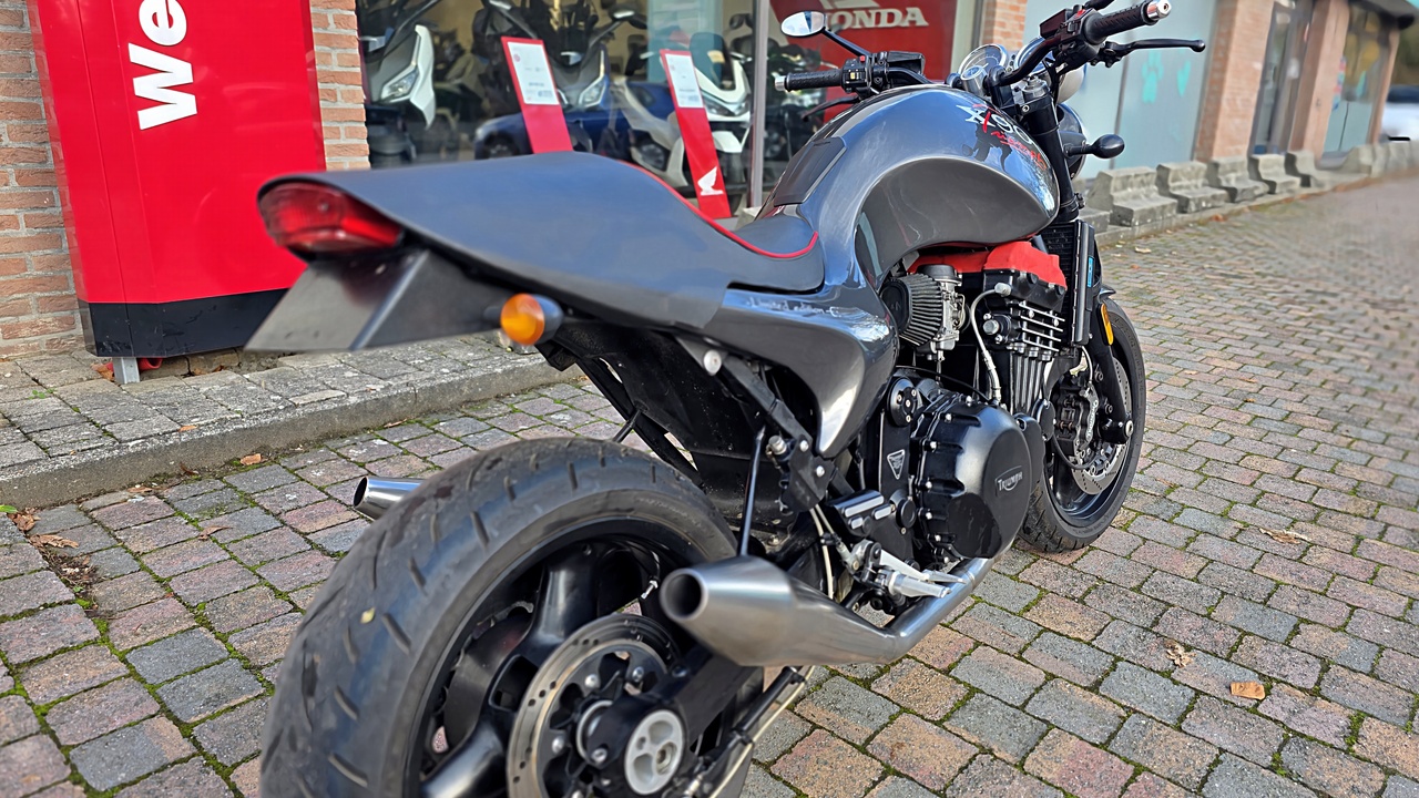 Triumph Daytona 900 Super III