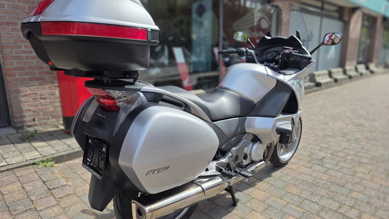 Honda Deauville NT 700V