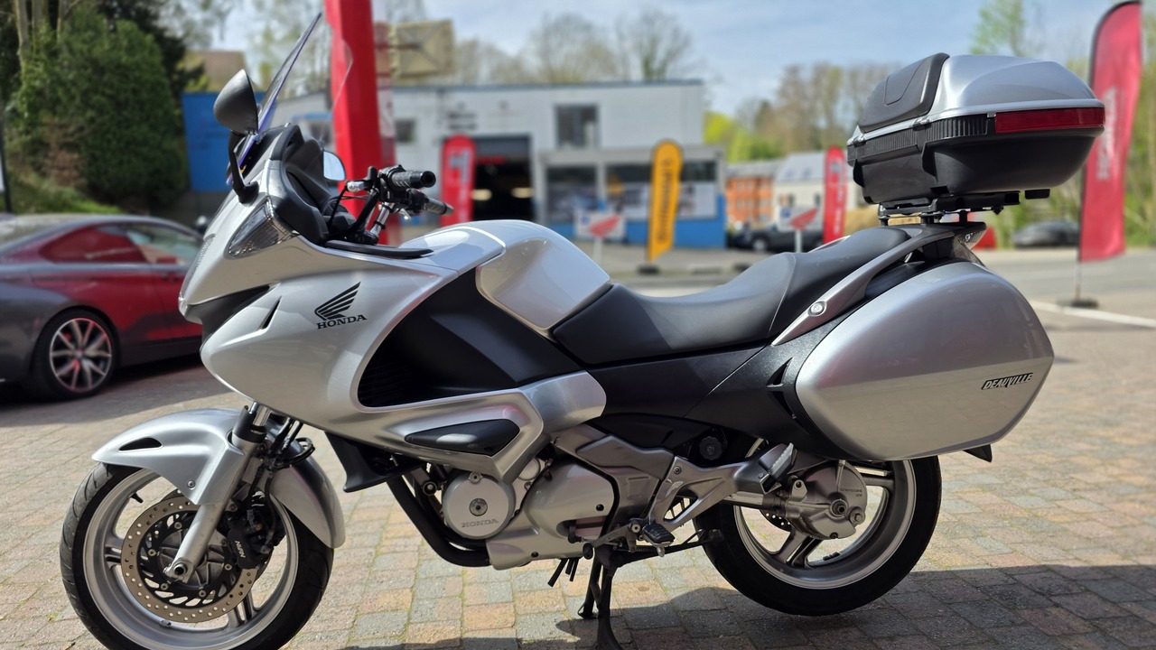 Honda Deauville NT 700V