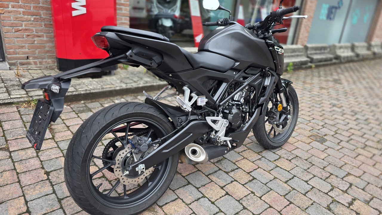 Honda CB 125R