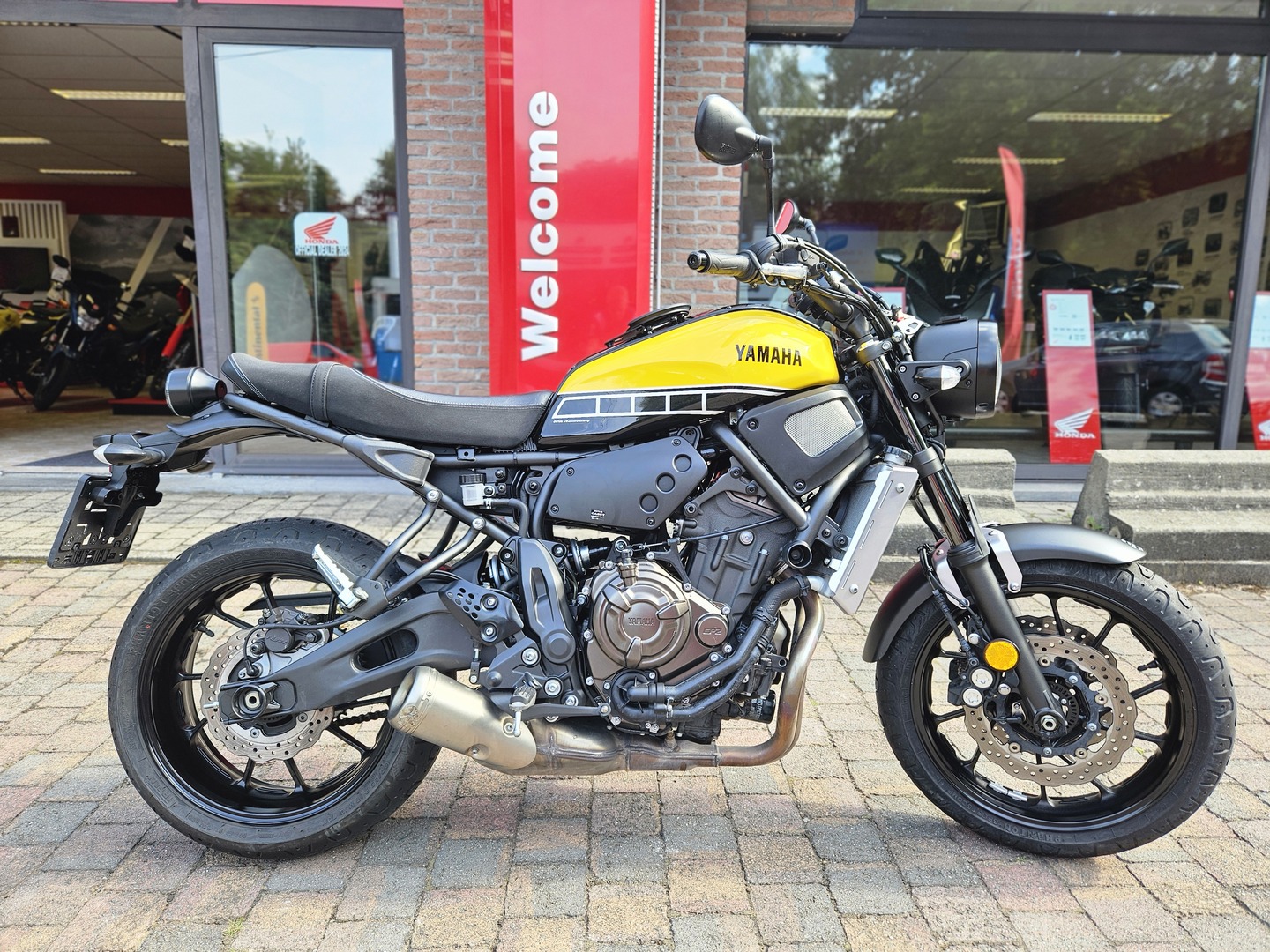 YAMAHA XSR 700