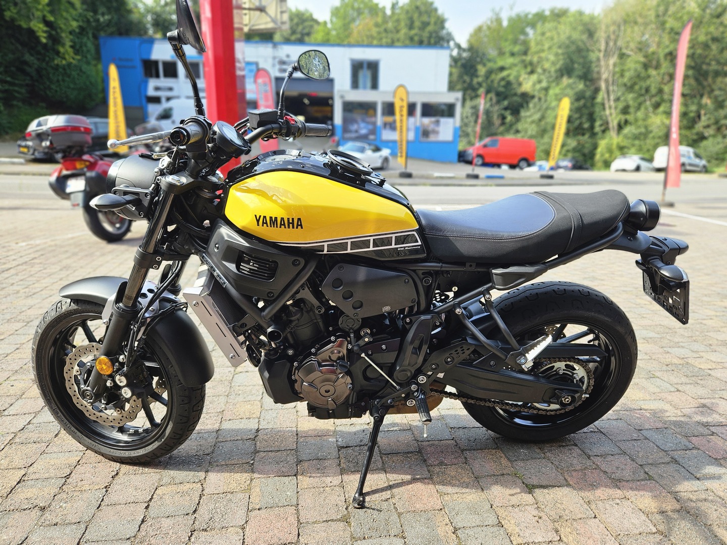 YAMAHA XSR 700