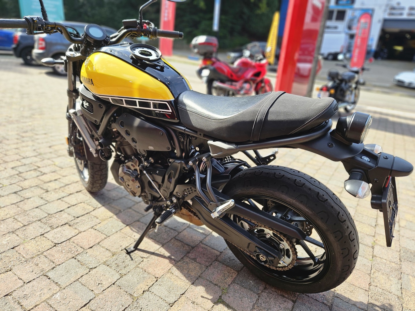 YAMAHA XSR 700