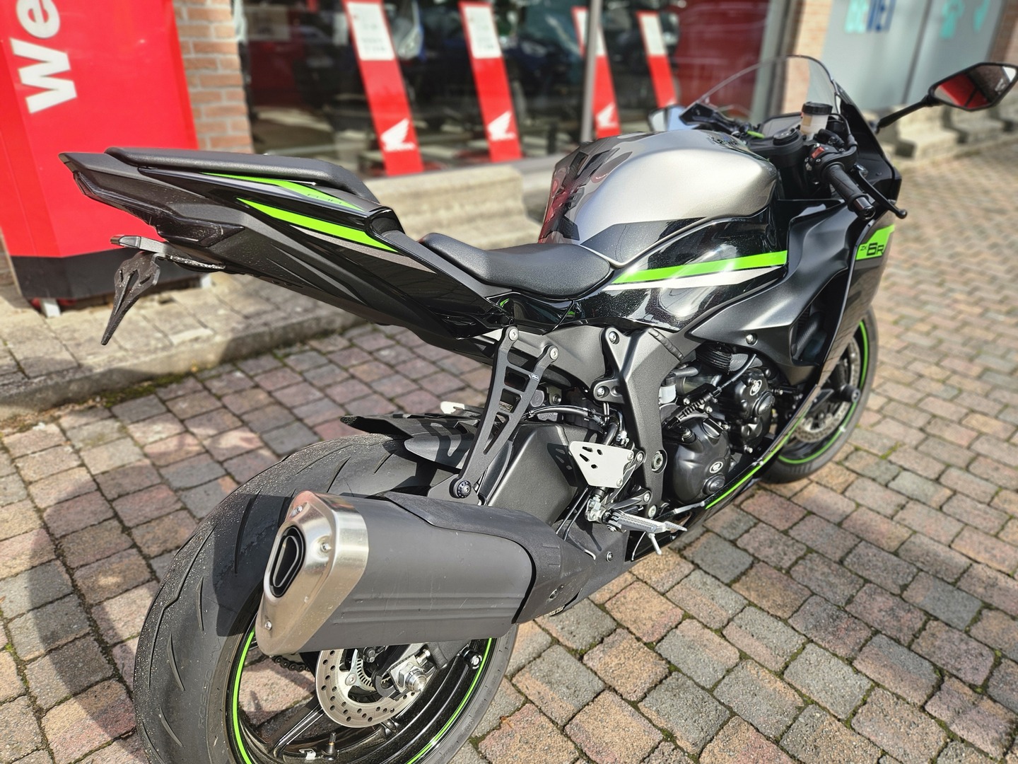 Kawasaki NINJA ZX-6R