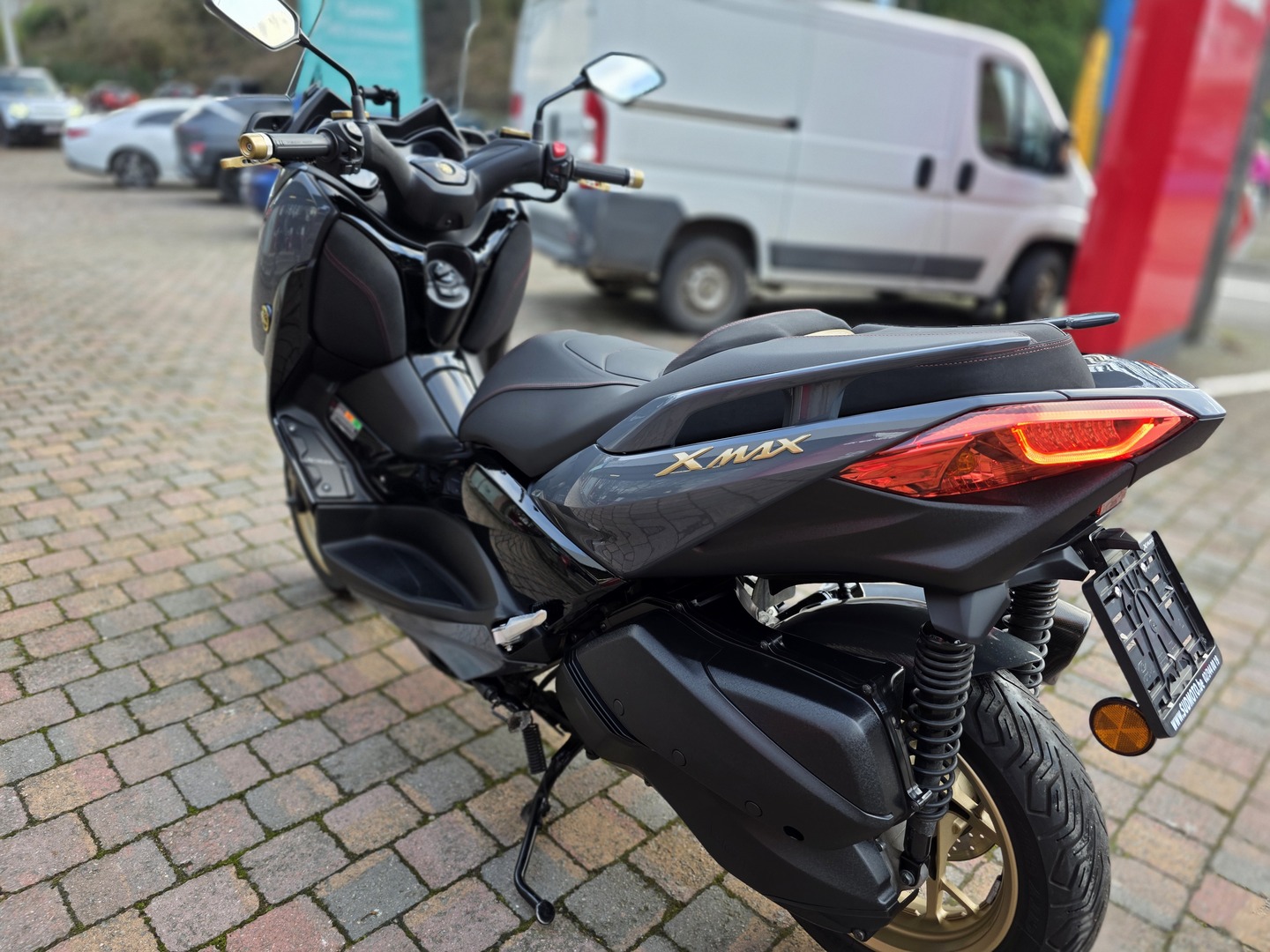 Yamaha X-MAX 300