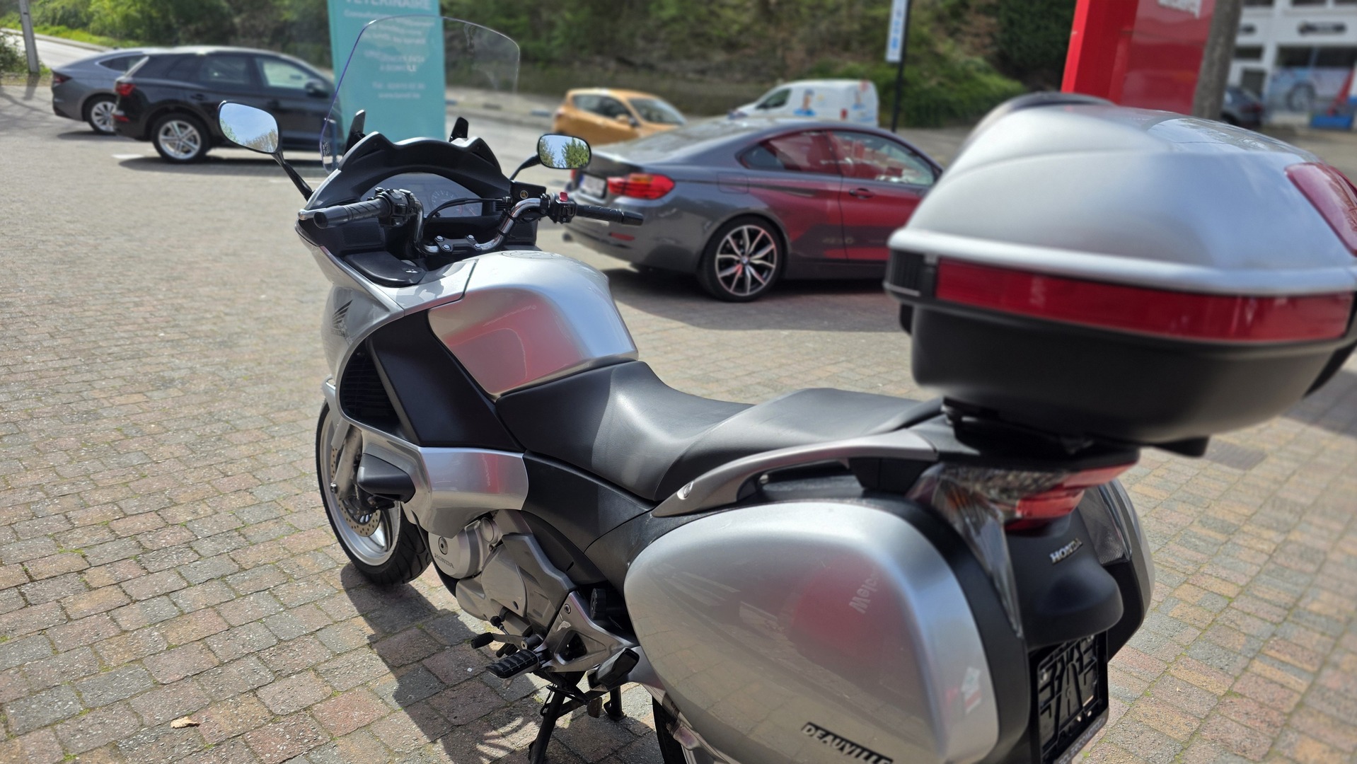 Honda Deauville NT 700V